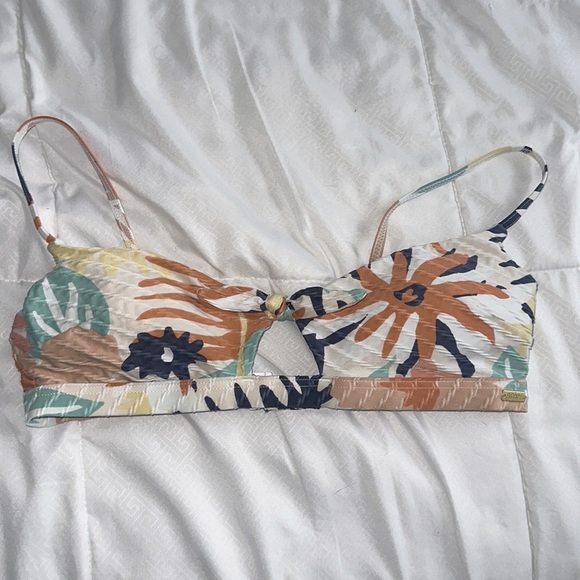 Roxy keyhole swim top size small - Picture 3 of 5